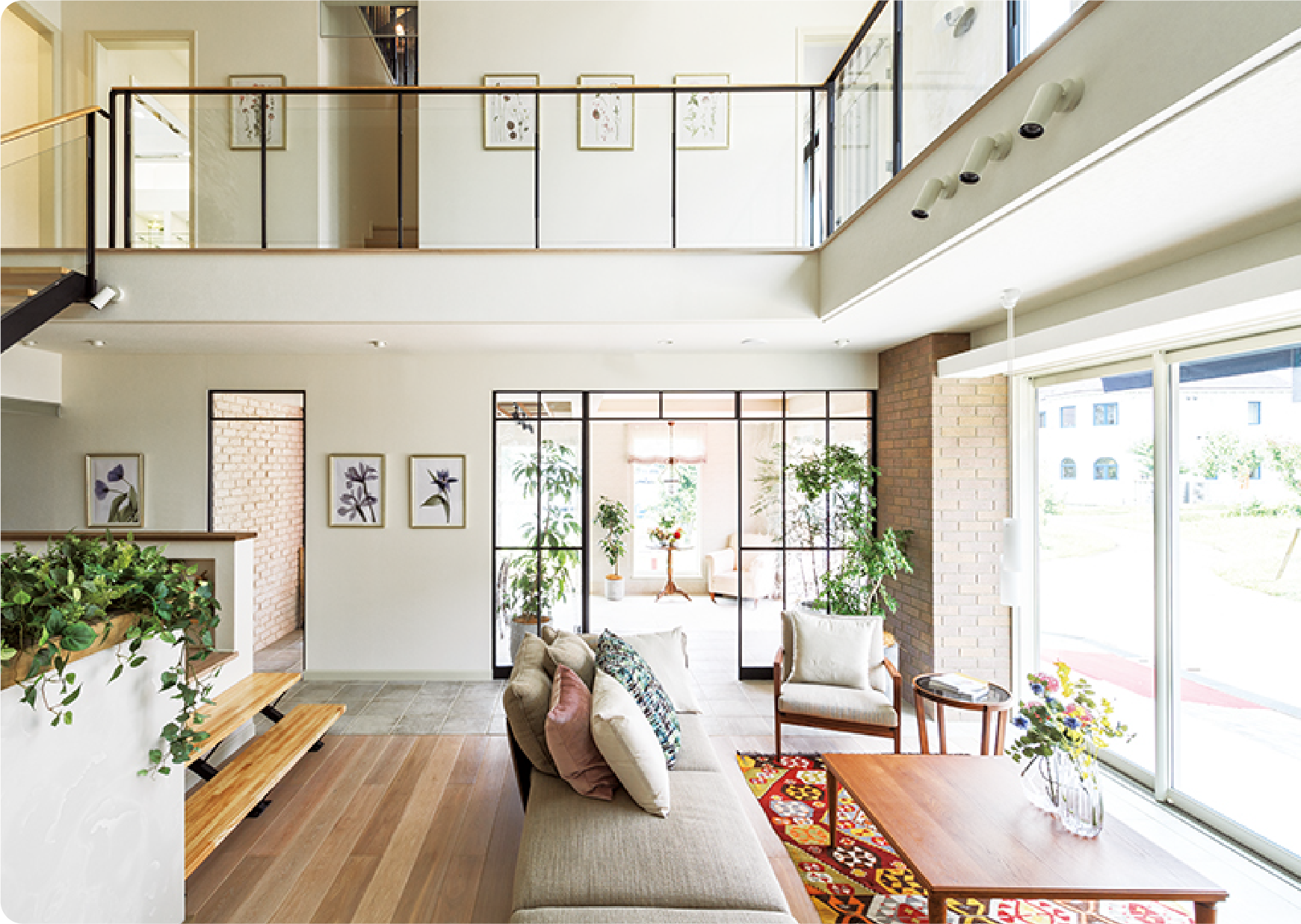 吹き抜けのあるリビング